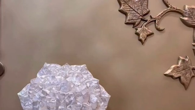 手工锻打铜门究竟能有多绝呢？#中宝天一铜门 #铜门 #别墅门 #偏轴门