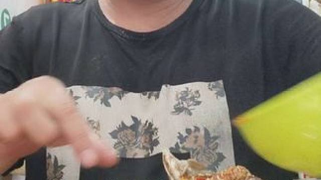 表哥吃小公鸡太棒了 