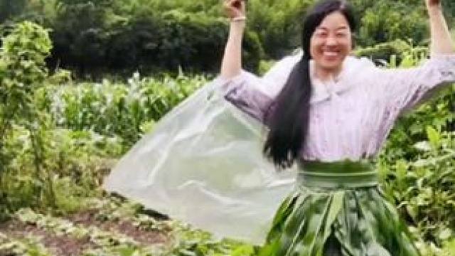 山卡卡里的农村大姐学费了开直播每天收获满满您还在恐播怕播不敢开播开播了不知说什么吗#记录真实生活 #