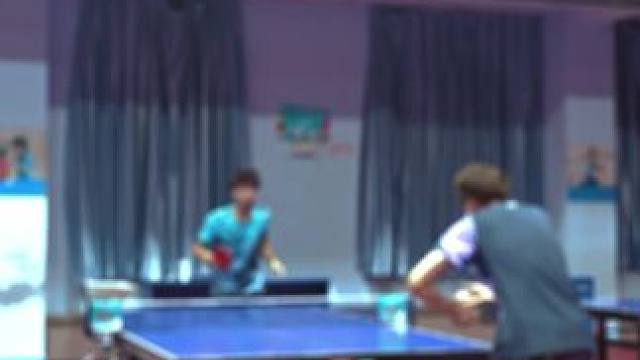 “球可以擦网，但心不能触网。” 放假了，准备好涨球了吗？#乒乓球训练 #因为热爱所以坚持 #乒乓老子