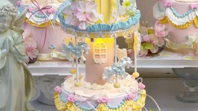 旋转木马蛋糕教程来啦✅
 #法采 #法采66色专业烘焙调色 #法采神仙色号 #蛋糕培训 #上海知麦人