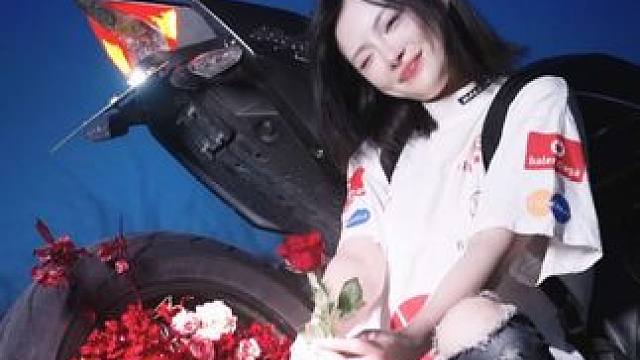 “我无名分 我不多嗔 我与你难生恨”#女骑