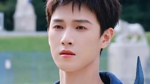 #于适李昀锐巴黎氛围感vlog  曾经都是“封神”让大家认识的他们，这次怎么能不算顶峰相见了呢