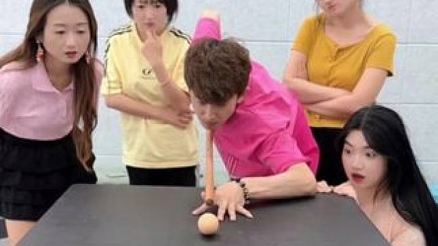 一杆炸清送给大家哈哈 #办公室搞笑 #台球 #真会玩系列