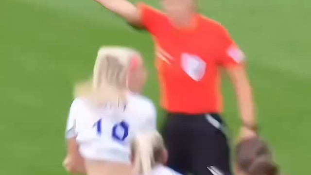 这应该是耐克最成功的一次广告#足球