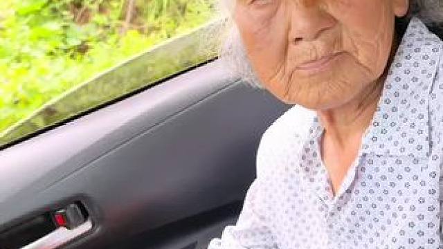 此刻幸福具象化❤️
90岁高龄的奶奶还能坐在我的副驾驶
#祖孙情 #幸福具象化 #陪伴是最长情的告白