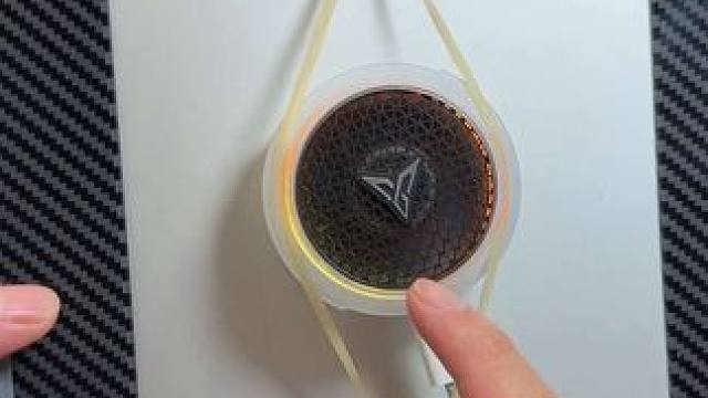 这玩意怎么不早点出来，比磁吸片好用多了 #数码产品 #散热器 #拉伸背夹