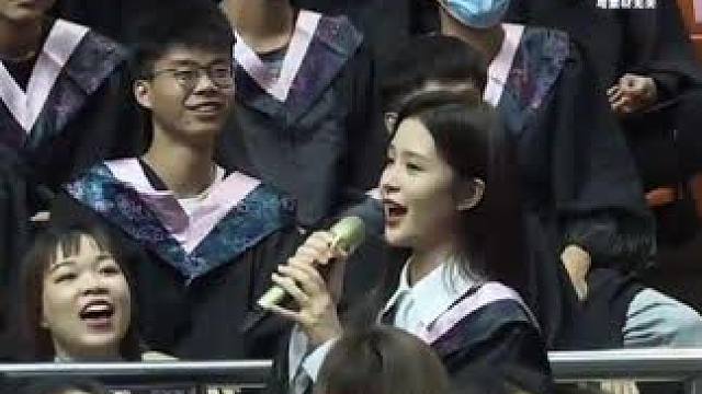 青岛大学毕业典礼神级现场 #青岛大学毕业典礼 #毕业季 #我们毕业啦 #祝你毕业快乐 #等你的夜太黑