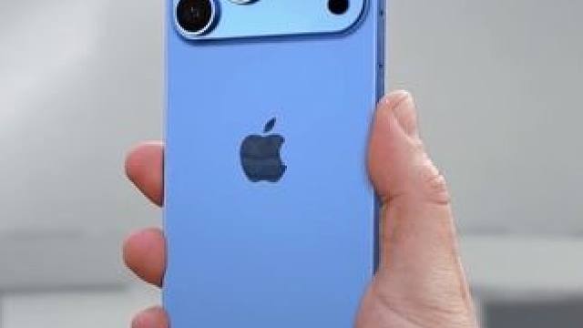 iPhone 17 Pro Max天蓝色