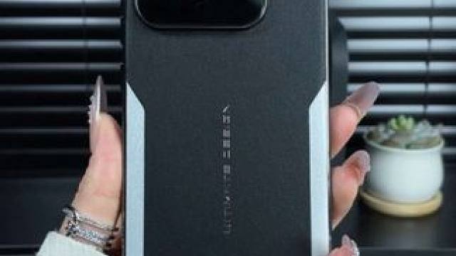 小米15pro小羊皮搭配电镀软边手机壳，简约商务风 #小米15手机壳#小米15pro手机壳#不沾指纹