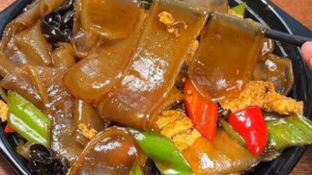 又一道下饭素菜，粉皮炒鸡蛋粉皮滑溜溜的，特别的劲道好吃#粉皮炒鸡蛋