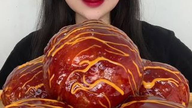 #芝士球 #轻膳语泥巴派 有三种口味 原味玫瑰抹茶 微苦不腻 饱腹感强 #妈呀太香了 #强烈推荐 #