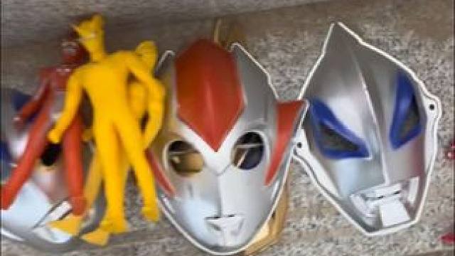 楼梯上好多奥特曼怎么了到底是谁干的啊#奥特曼 #赛罗奥特曼 #奥特曼玩具