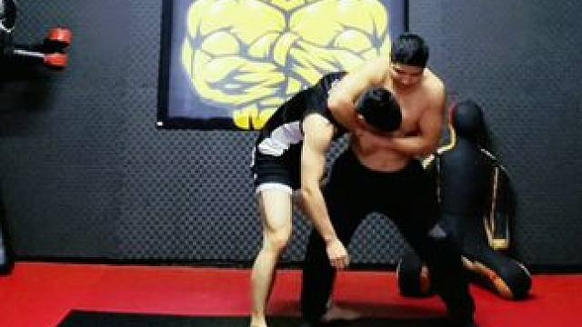 街头最实用的反击摔法！收藏慢慢练#格斗#摔跤#防身术#健身 #MMA豹哥