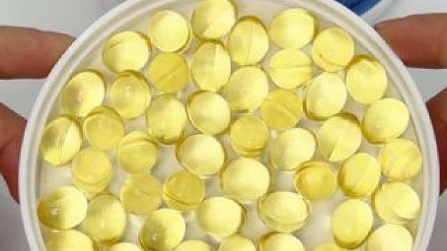 清货处理一批进口鱼油，一大桶400粒能吃半年的量#健身补剂 #鱼油 #高纯度epa鱼油