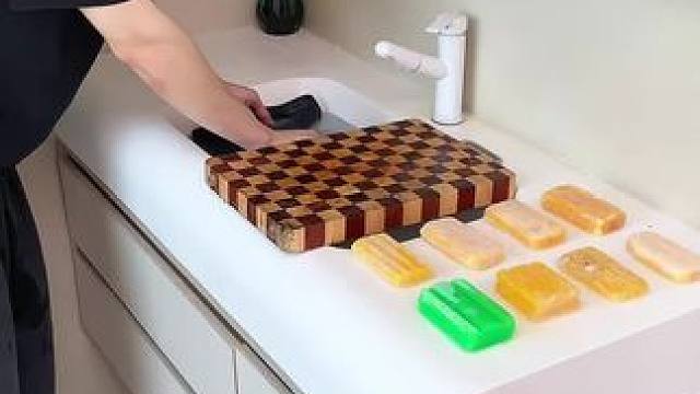 肥皂盒也太好用了，起泡丰富 能自动起泡的肥皂盒也太好用了，起泡丰富，还能沥干水份，连肥皂盒都省了!#