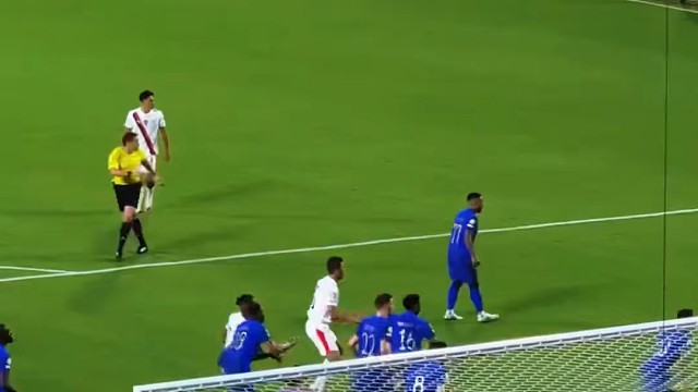 爆大冷！哈兰德抢射破门，曼城3:4遭利雅得新月淘汰出局