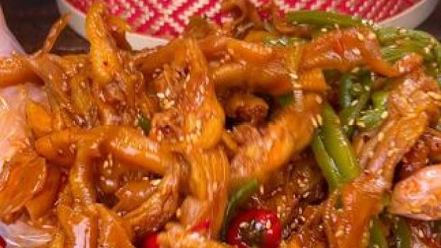 %不装了！摊牌了~只有贡菜和鸭掌这搭配超乎预期的好吃！！吃完忍不住舔手指.... #鸭掌#吃货必备#