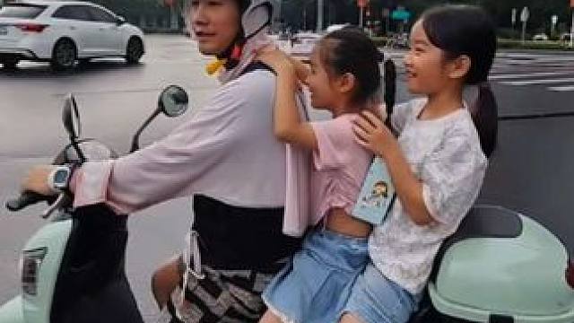 以为是妈妈，原来是是爸爸#亲子时光 #带你兜风 #姐妹拍照姿势 #夏天 #纪录美好生活