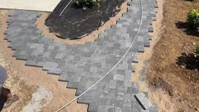 庭院花圃小道铺设方式！ #庭院设计 #庭院铺设 #道路施工 #庭院设计施工