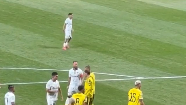 大家来评判一下，至少裁判没有表示