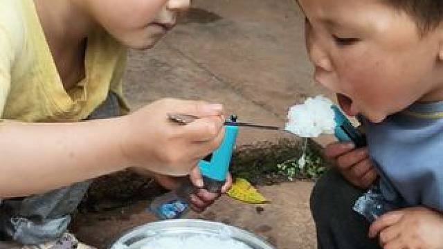 粗茶淡饭能吃饱就行。#农村娃