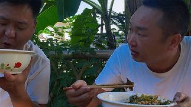 肝腰合炒八秒起锅，拌米饭哥俩又是一人一大碗，真香！ #我的乡村生活 #新农人计划202