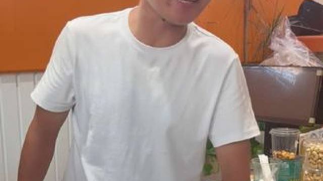 在镇江，有个一抓准，据说称了29年栗子了，说多少是多少，有知道他的，评论一下，我认识他✊#栗子哥 #