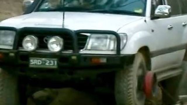 国外发明的脱困神器，能轻松搞定3.5吨的汽车！ 