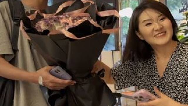 陪着带结石的发小去成都网恋奔现！他对象有点好看啊 #恋爱 #奔现 #日常vlog