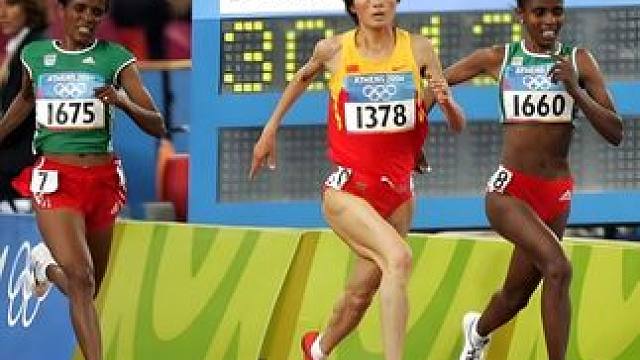 雅典最冷清的金牌：她骗过了3个埃塞尔比亚女强人，却骗不过时代的忽视 #田径 #万米比赛 #邢慧娜