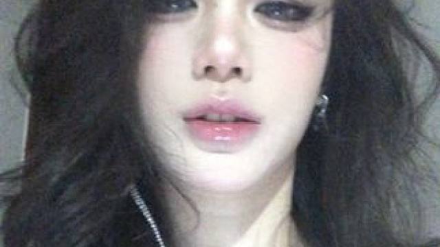 生活给我一巴掌 我说没有上次爽。 #分享妆容 #不一定斩男但一定斩女 #美丽坏女人 #烟熏妆