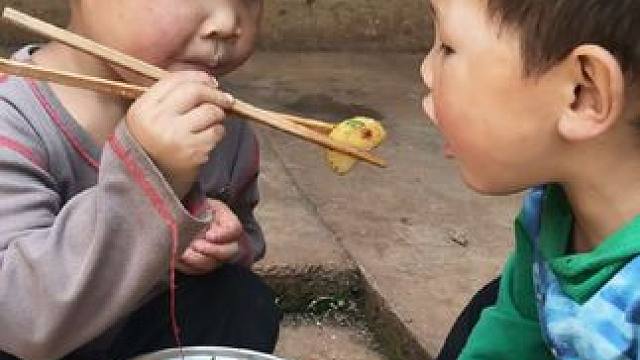 今天早上吃炸洋芋。#农村娃