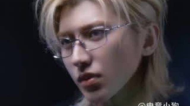 金发狼尾的大哥，温暖陪伴的语音，这怎么不算是ikun的定制乙游呢#蔡徐坤夸我有点东西 #被蔡徐坤西装