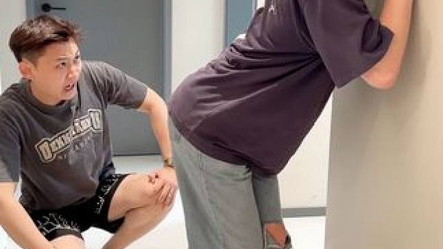 偷偷把风油精摸在纸上，看看哥们儿上完厕所啥反应，这结局我是没想到的。