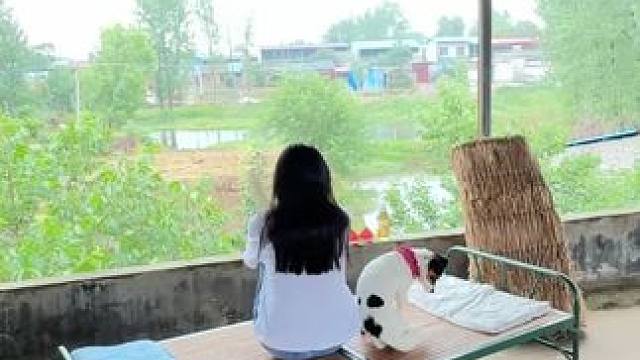 俺妈说“妮我上地了，你溜馍熬稀饭盖锅里”
白睡过头了
一觉醒来大天光…….可咋弄#回村的生活 #儿时