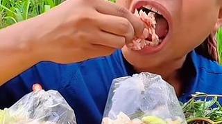 泰式酸豬肉拌腌豬皮 #美食 #戶外美食 #泰國(guó)美食 #內(nèi)容啟發(fā)搜索