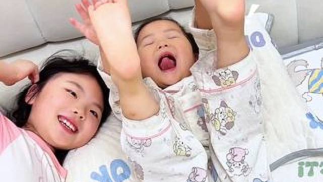 睡着的小朋友会唱“小火堆儿”#萌娃系列 #人类幼崽的日常 #幼崽成长记 #我家小萌娃正在渐渐长大 #