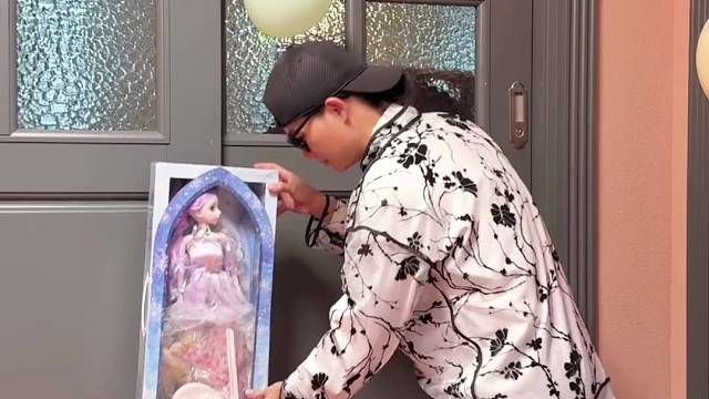 既然你喜欢艾莎公主，那就让你成为艾莎公主...