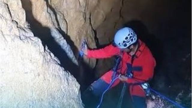 #户外 为验证乡亲们代代相传的传说，我们决定进入瓦罐坑#洞穴探险 #户外阿志