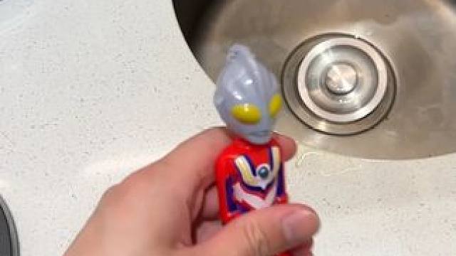 现在小孩子的东西越来越抽象了~ #玩个很新的东西 #你相信光吗