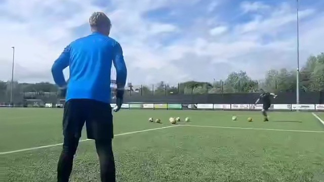 守门员扑救反应训练