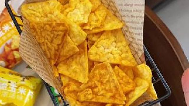 各种口味的玉米片，又便宜又好吃，酥酥脆脆主要热量友好！#玉米片 #食验室 #好吃到停不下来 #解馋小