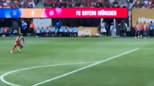 登贝莱面对空门不进，拜仁逃过一劫