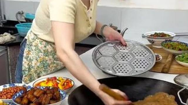 自从拥有了这款小炒酱调料，炒菜再也不用发愁做出来不好吃了#家常菜  #在家做美食  #小炒酱