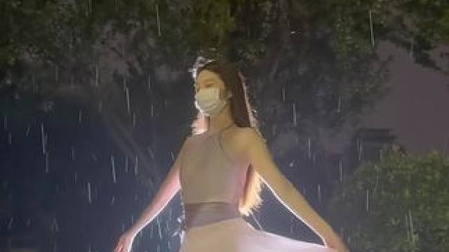 若有人如困鸟，何处寻求自由之路#笼中鸟周林枫 #笼中鸟舞蹈挑战