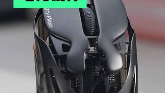 这个鼠标有点酷哦～镁铝合金镂空设计，1.2秒换电#怒喵鼠标  #游戏鼠标  #InfinityMou