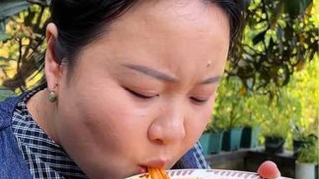 9块9的小面调料简直不敢想里面加的是什么乱七八糟的东西#美食 #小面调料#重庆小面 #重庆美食