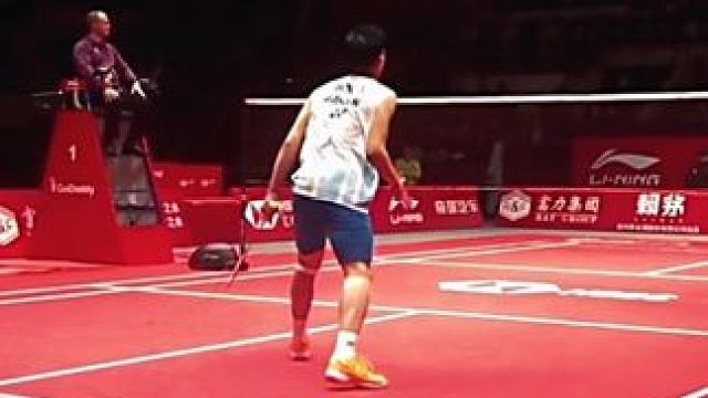 换了多少次的手胶，也找不到当初的手感
#羽球粉 #羽球粉60帧 #羽毛球伤感 #石宇奇