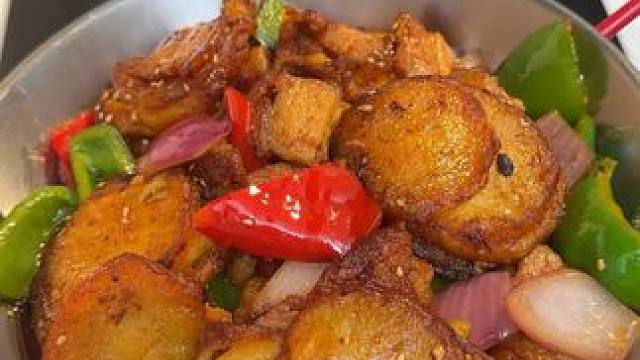 家里孩子挑食，你就试试做这个干香干香的干锅土豆，巨下饭#干锅菜#巨下饭#下饭菜